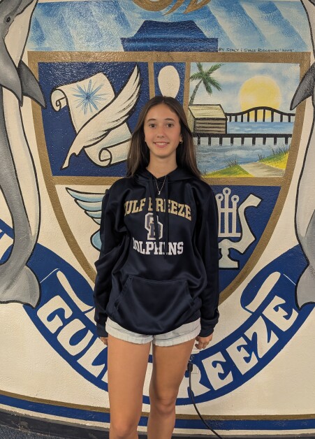 Julia Queiroz, Staff writer